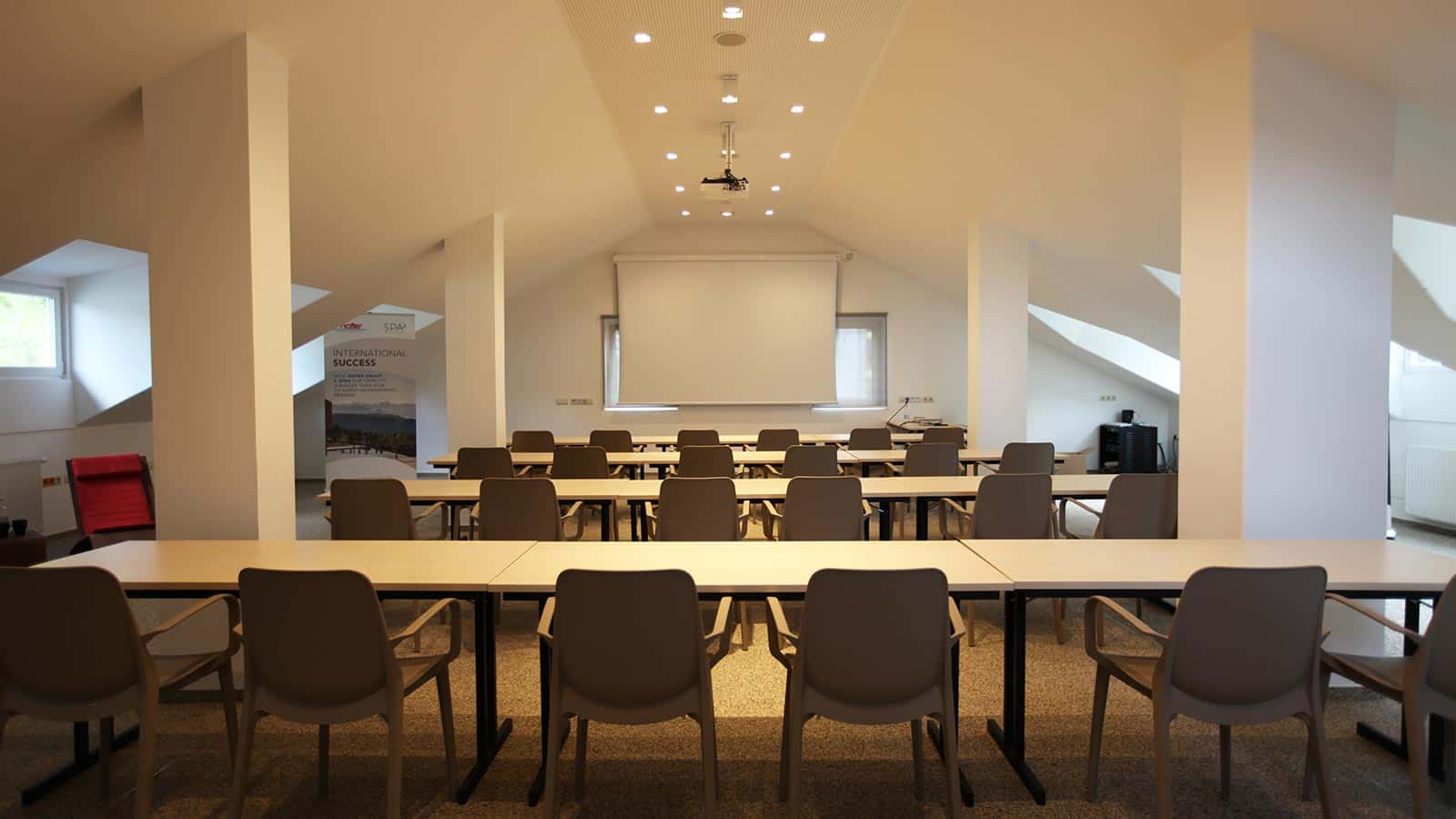 La sala proiezione della Hofer Academy